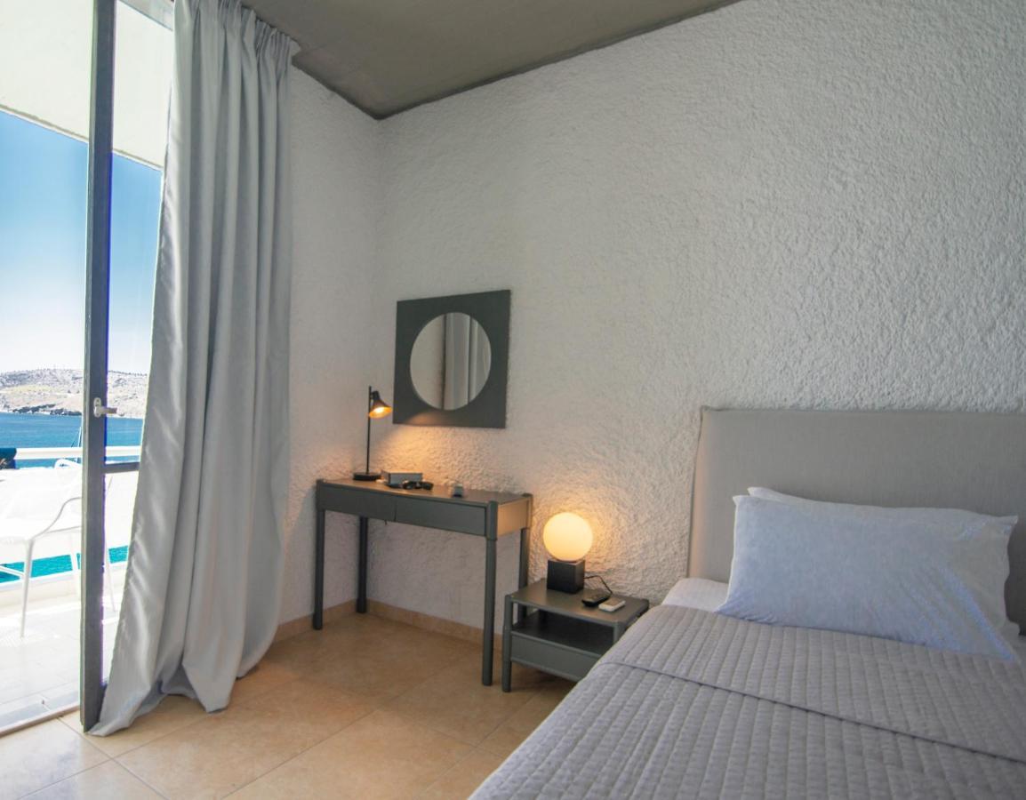 Apollo 4* Agia Marina (Aegina)