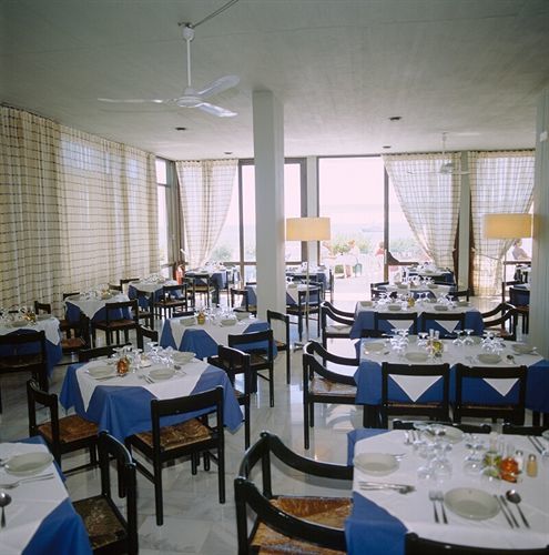 Apollo 4* Agia Marina (Aegina)